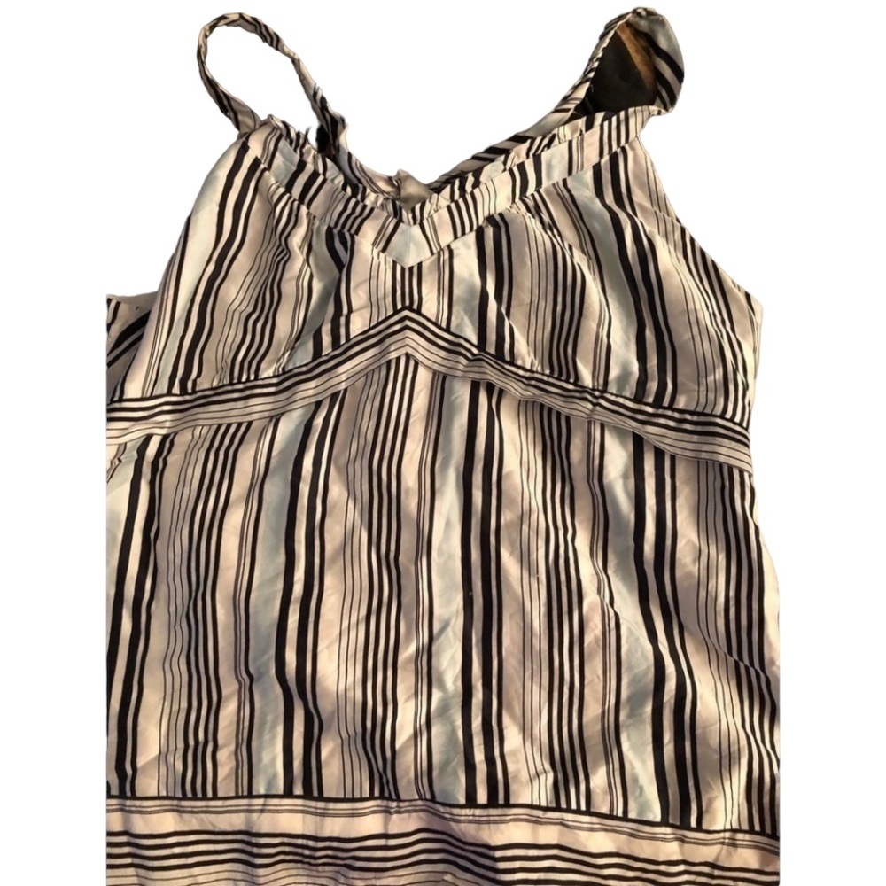 𝅺Antonio Melani size 14 sleeveless blue , black & white striped top